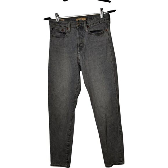Levi's Premium Wedgie Jeans Size 27 High Rise Button Fly Light Wash Blue Classic - Picture 1 of 16